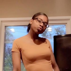 Meet your Posher, Nycee